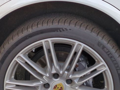 Used 2017 Porsche Cayenne Platinum Edition image 11