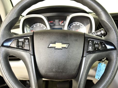 Used 2017 Chevrolet Equinox LS FWD image 19