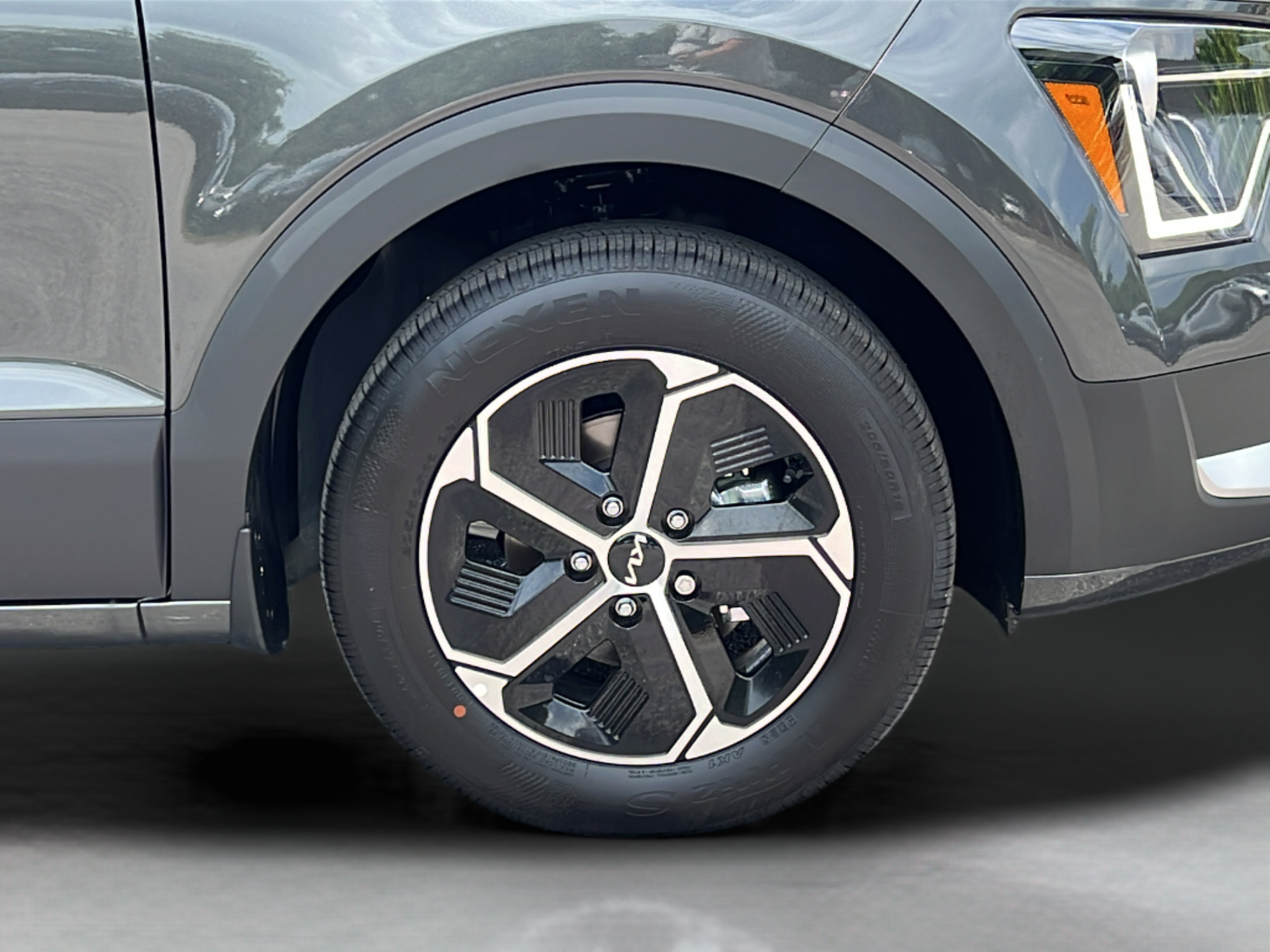 New 2026 Kia Niro LX FWD image 10
