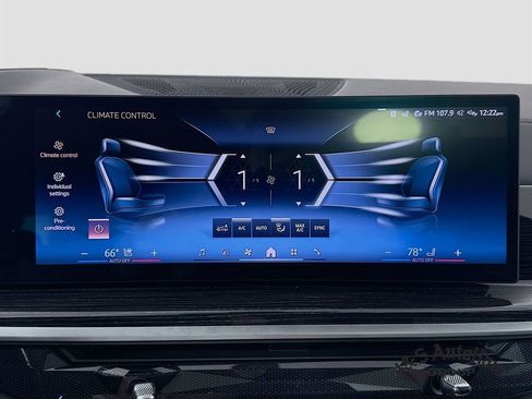 Used 2025 BMW X5 xDrive40i w/ M Sport Package image 21