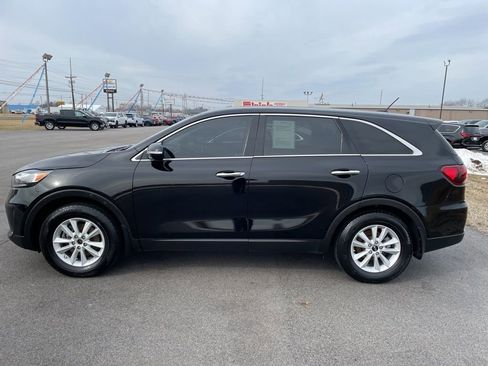 Used 2019 Kia Sorento LX image 4