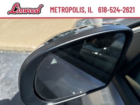 Used 2022 Jeep Compass Latitude w/ Sun and Sound Group AWD/4WD image 13