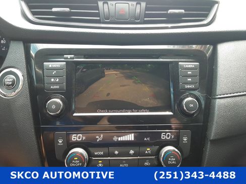 Used 2018 Nissan Rogue SV image 17