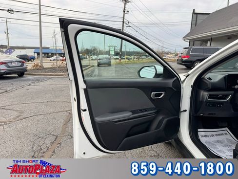 Used 2025 Kia K4 LXS image 38