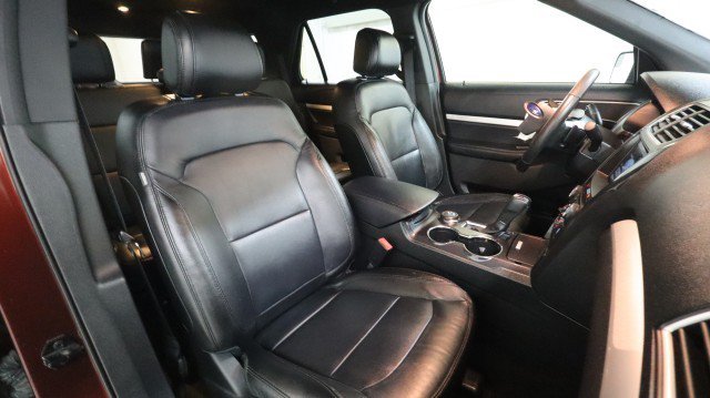 Used 2016 Ford Explorer XLT w/ Equipment Group 202A AWD/4WD image 11