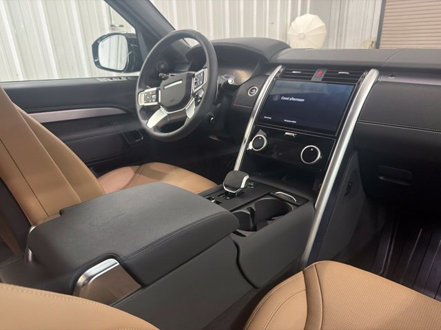 Certified 2025 Land Rover Discovery Dynamic SE AWD/4WD image 20