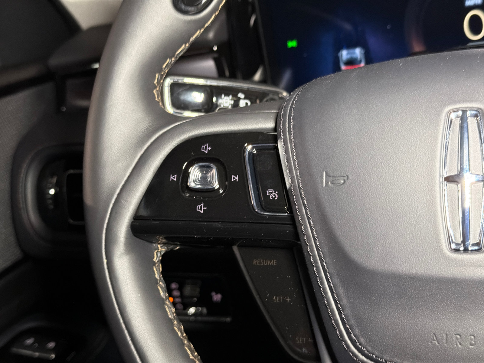 New 2027 Lincoln Aviator AWD image 24