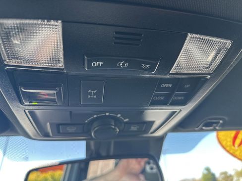 Used 2020 Toyota Tacoma TRD Off-Road w/ TRD Premium Off Road Package AWD/4WD image 26