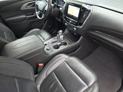 Used 2021 Chevrolet Traverse RS image 17