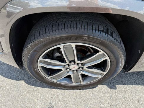 Used 2019 GMC Acadia Denali w/ Technology Package FWD image 46