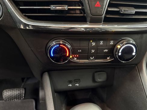 Used 2025 Buick Encore GX Preferred w/ Comfort Package image 32