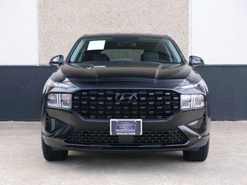 Used 2021 Hyundai Santa Fe SE FWD image 2