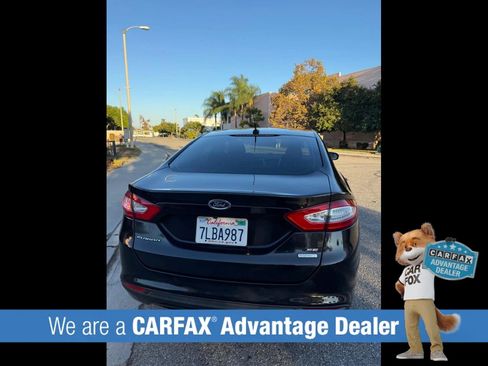 Used 2015 Ford Fusion SE FWD image 12