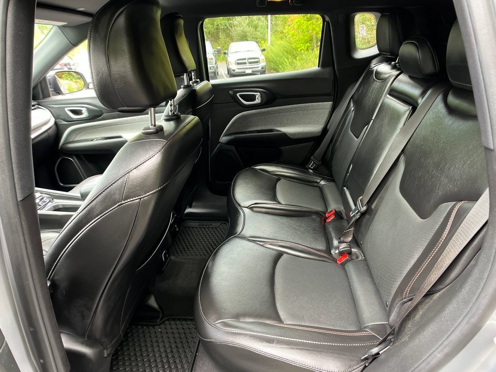 Used 2023 Jeep Compass Latitude AWD/4WD image 21