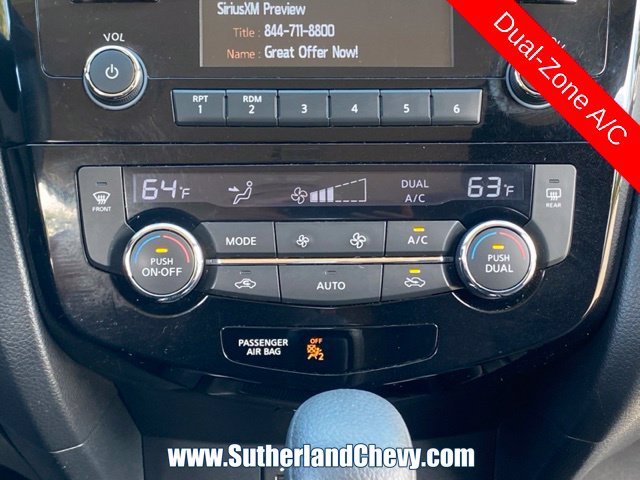 Used 2015 Nissan Rogue SV AWD/4WD image 29