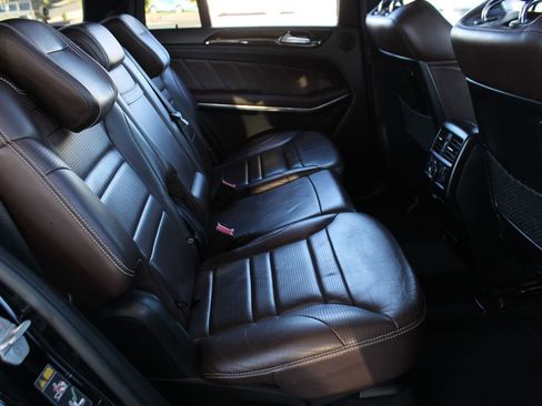 Used 2016 Mercedes-Benz GL 63 AMG 4MATIC image 34