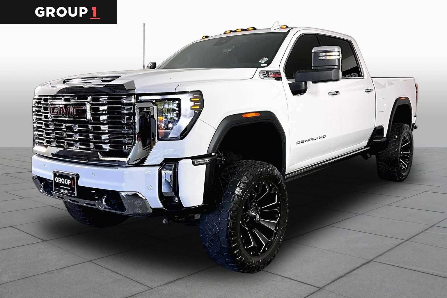 Used 2024 GMC Sierra 2500 Denali w/ Denali Reserve Package AWD/4WD image 1