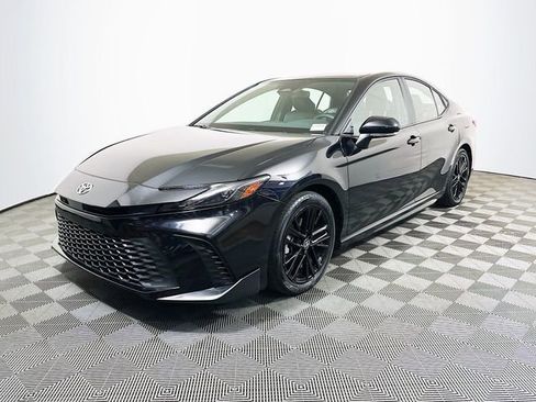 Certified 2025 Toyota Camry SE image 4