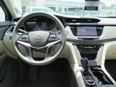 New 2026 Cadillac XT5 Premium Luxury w/ Driver Assist Package FWD image 22