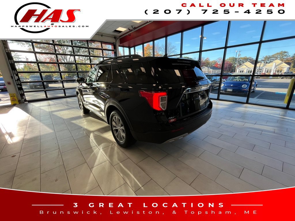 Used 2021 Ford Explorer XLT w/ Equipment Group 202A AWD/4WD image 3