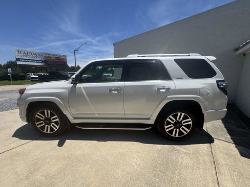 Used 2021 Toyota 4Runner Limited AWD/4WD image 2