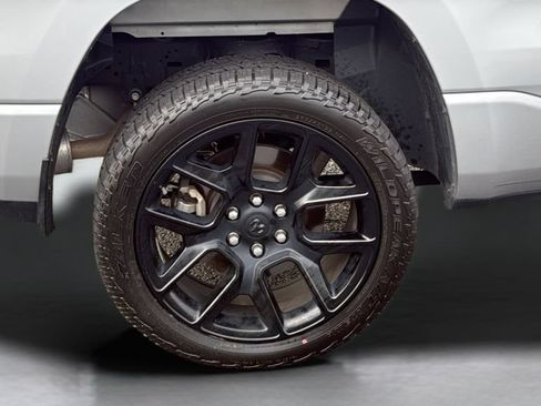 Used 2024 RAM 1500 Laramie AWD/4WD image 24
