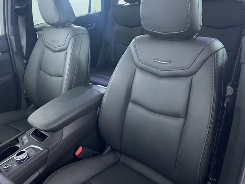 New 2025 Cadillac XT6 Premium Luxury w/ Technology Package FWD image 11