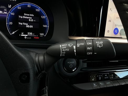 New 2025 Toyota Crown Signia image 40