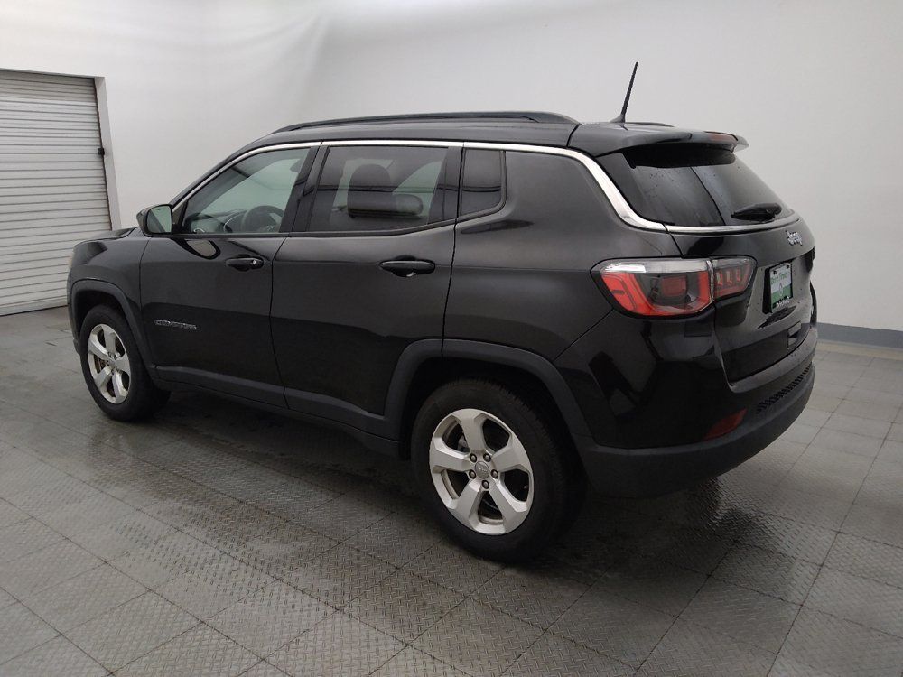 Used 2018 Jeep Compass Latitude FWD image 3