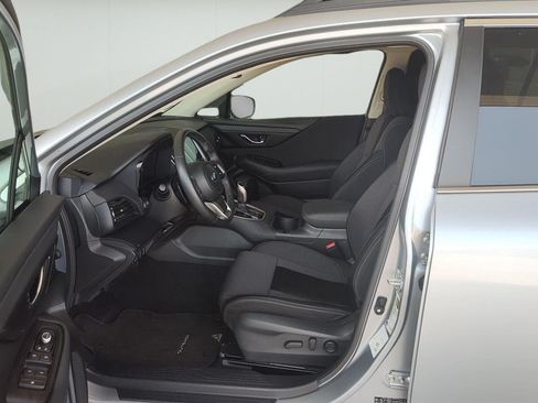 Used 2025 Subaru Outback Premium AWD/4WD image 11