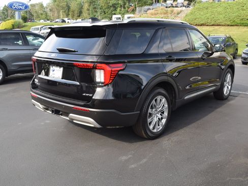 Used 2026 Ford Explorer Platinum AWD/4WD image 4