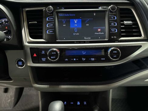 Used 2017 Toyota Highlander XLE w/ Protection Package #3 image 23