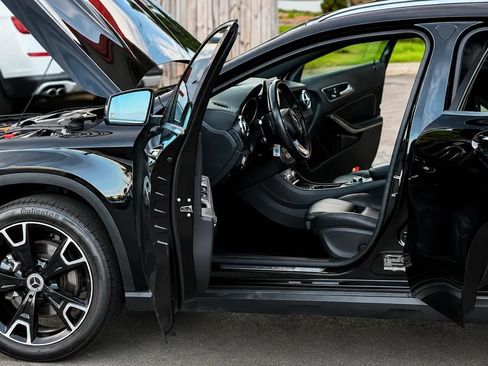 Used 2019 Mercedes-Benz GLA 250 image 13