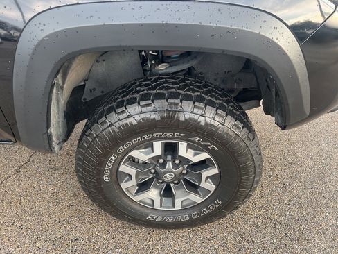 Used 2023 Toyota Tacoma TRD Off-Road image 15