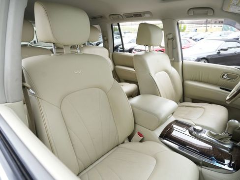 Used 2012 INFINITI QX56 4WD w/ Deluxe Touring Pkg image 31