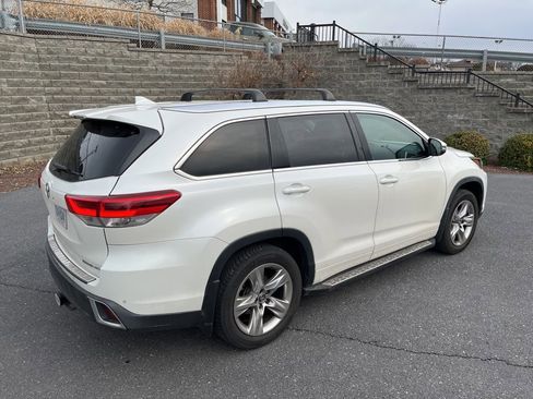 Used 2019 Toyota Highlander Limited image 7