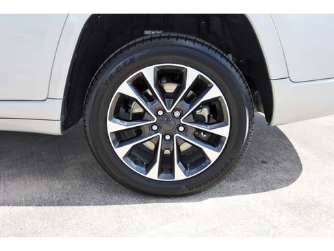 Used 2021 Jeep Grand Cherokee L Overland w/ Advanced Protech Group III AWD/4WD image 32