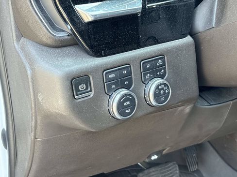 Used 2022 GMC Sierra 1500 SLT w/ SLT Premium Plus Package AWD/4WD image 19