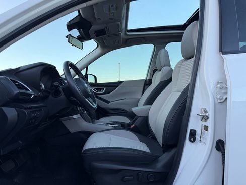 Used 2023 Subaru Forester Premium image 2