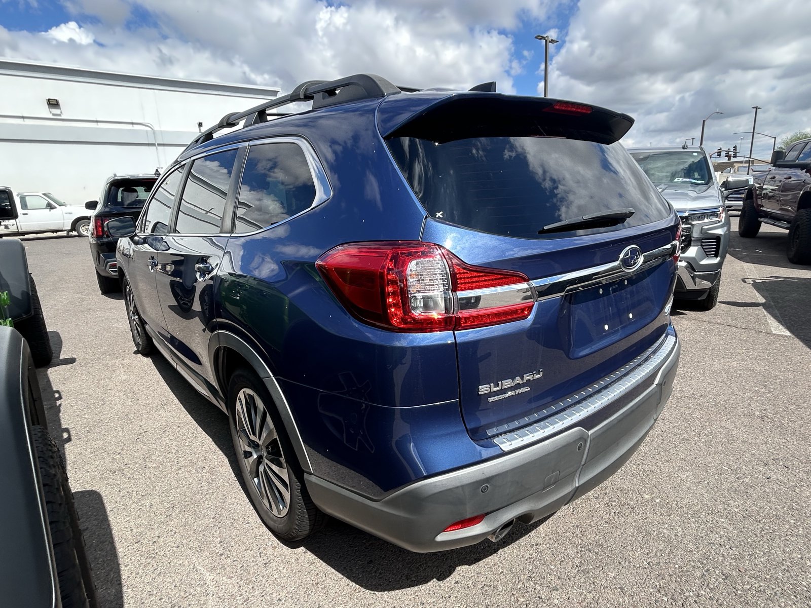 Used 2019 Subaru Ascent Limited AWD/4WD image 2