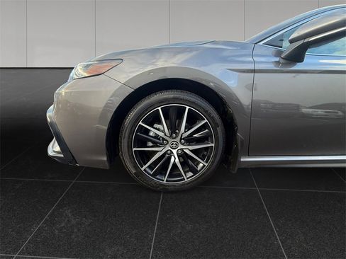 Used 2023 Toyota Camry SE w/ Cold Weather Package image 9