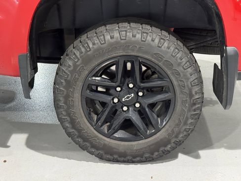 Used 2022 Chevrolet Silverado 1500 Custom Trail Boss image 38