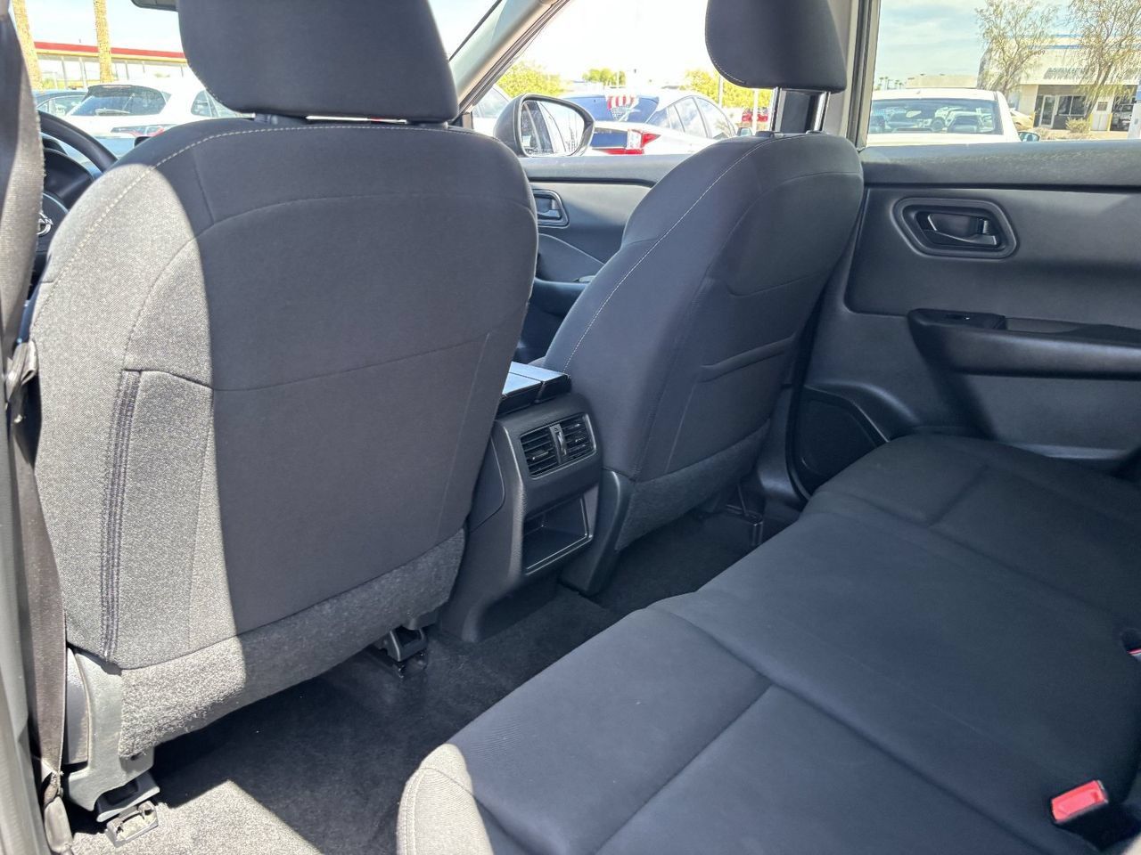 Used 2024 Nissan Rogue S FWD image 15