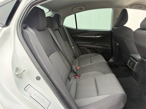Used 2025 Toyota Camry LE image 32