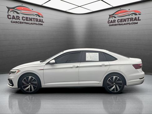 Used 2019 Volkswagen Jetta GLI FWD image 2