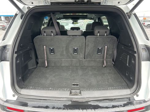 Used 2025 Chevrolet Traverse LT w/ Sun and Wheel Package AWD/4WD image 37