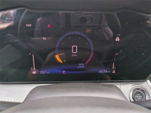 Certified 2025 Chevrolet Trax LT image 30