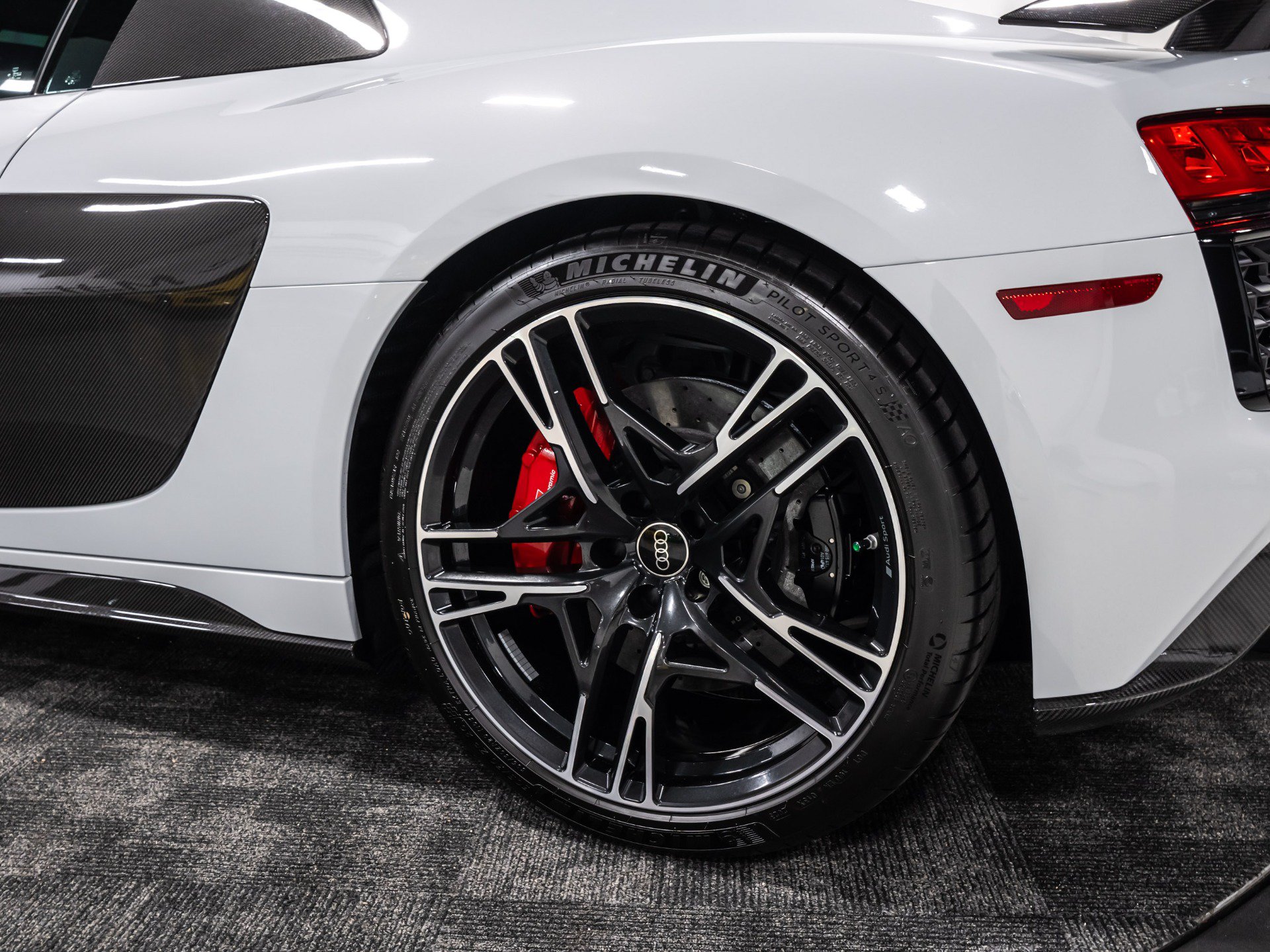Used 2023 Audi R8 V10 performance AWD/4WD image 34