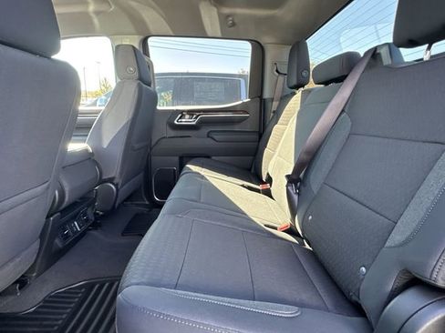 New 2026 GMC Sierra 1500 SLE image 9