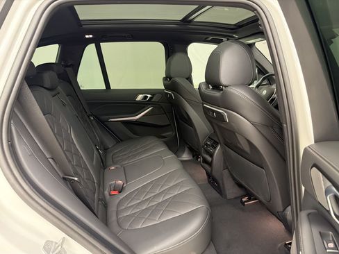 Used 2024 BMW X5 xDrive40i w/ Premium Package AWD/4WD image 30